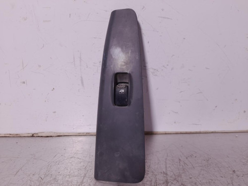  MANDO ELEVALUNAS DELANTERO DERECHO KIA CERATO (LD) 