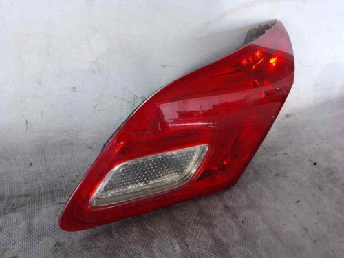 PILOTO TRASERO DERECHO INTERIOR Opel ASTRA J BERLINA 5P 