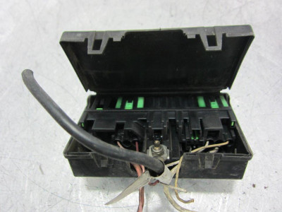 CAJA RELES / FUSIBLES