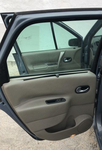 RENAULT SCENIC II (JM) — vehículo donante para recambios 