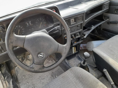 OPEL KADETT E
