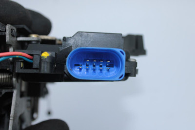 CERRADURA PUERTA DELANTERA IZQUIERDA