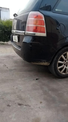 PARAGOLPES TRASERO Opel Zafira B (2005->)