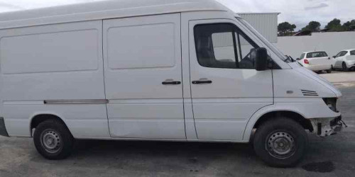 MERCEDES-BENZ SPRINTER FURGÓN — vehículo donante para recambios 
