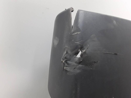 PUNTERA PARAGOLPES TRASERA DERECHA 