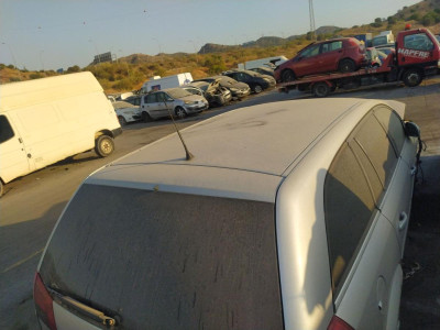 GUARNECIDO PORTON TRASERO