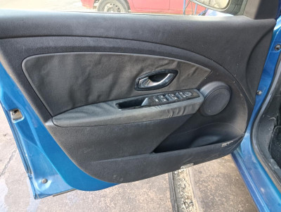 RENAULT MEGANE III BERLINA 5P