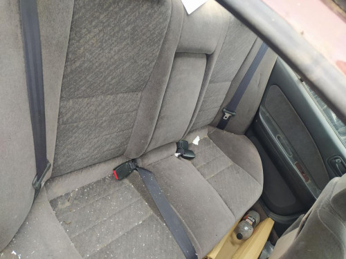 ENGANCHE CINTURON TRASERO IZQUIERDO Nissan MAXIMA QX (A32) 