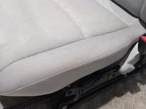 ASIENTO DELANTERO DERECHO 