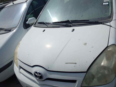 TOYOTA COROLLA VERSO (R1)