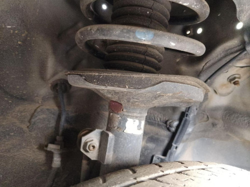 AMORTIGUADOR DELANTERO DERECHO TOYOTA COROLLA (E12) 