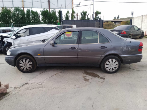  MERCEDES-BENZ CLASE C (BM 202) BERLINA 