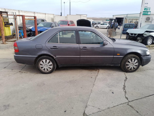  MERCEDES-BENZ CLASE C (BM 202) BERLINA 