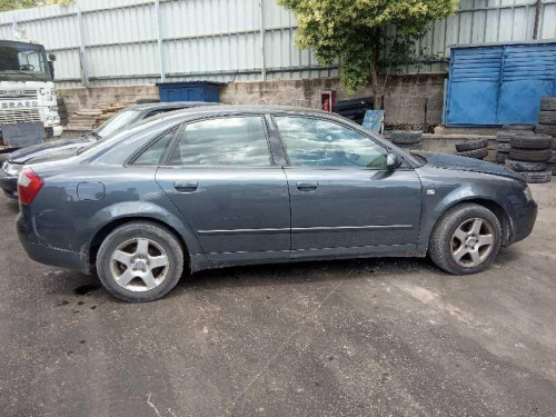  AUDI A4 BERLINA (8E) 