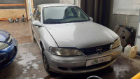 OPEL VECTRA B BERLINA