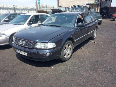 AUDI A8 (D2)
