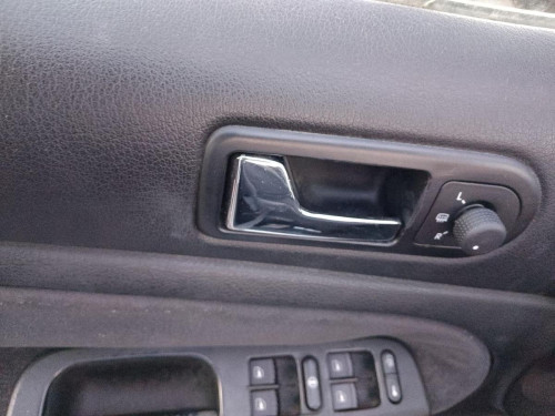 MANETA INTERIOR DELANTERA IZQUIERDA de segunda mano