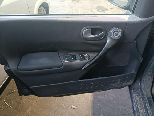 RENAULT MEGANE II BERLINA 5P — автомобиль-донор на запчасти 