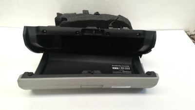 GUANTERA, MERCEDES-BENZ, CLASE B (BM 245)