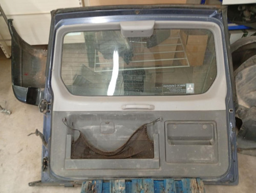 PORTON TRASERO Mitsubishi MONTERO (V60/V70) 