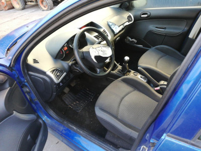 PEUGEOT 206 +