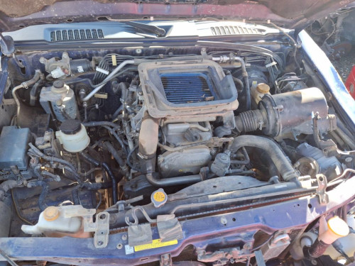 NISSAN PICKUP (D22) — vehículo donante para recambios 