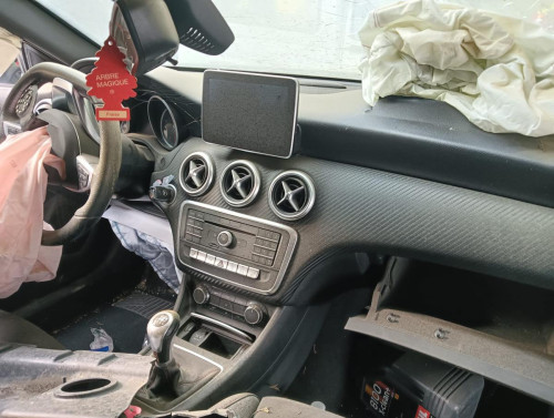 MERCEDES-BENZ CLASE A (BM 176) — vehículo donante para recambios 