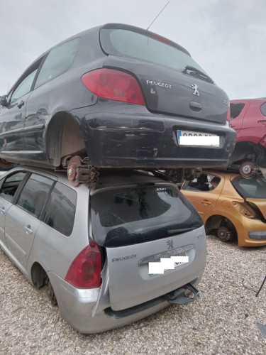 PEUGEOT 307 BREAK / SW (S1)(04.2002) — vehículo donante para recambios 
