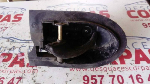  MANETA INTERIOR DELANTERA IZQUIERDA 