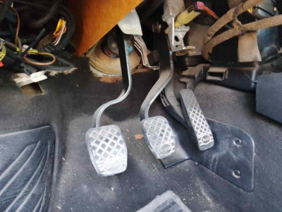 PEDAL EMBRAGUE