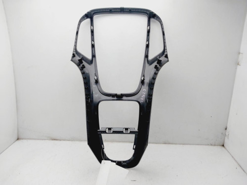 CONSOLA CENTRAL OPEL ASTRA J BERLINA 5P 