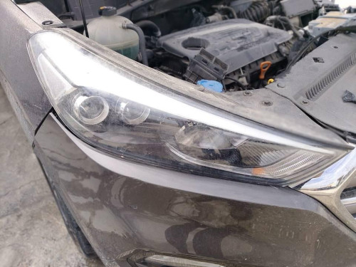 FARO DERECHO Hyundai TUCSON (TL) 