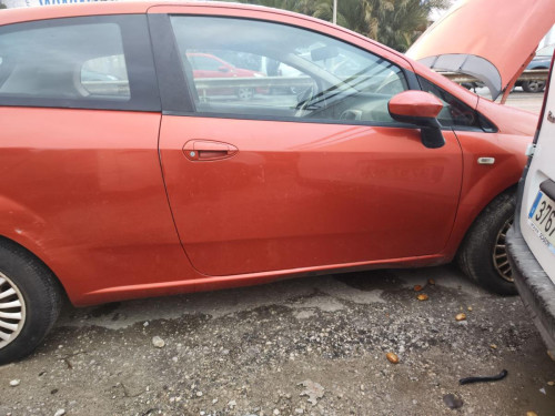 PUERTA DELANTERA DERECHA б/у