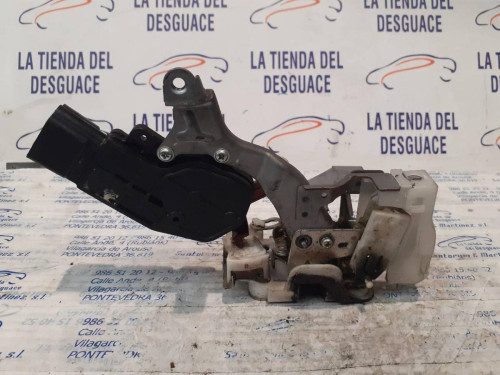 CERRADURA PUERTA TRASERA DERECHA 