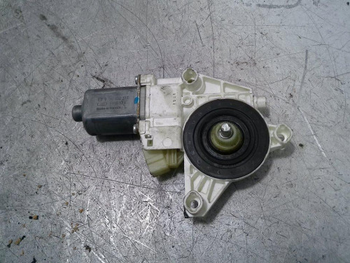 MOTOR ELEVALUNAS DELANTERO DERECHO Mercedes-Benz CLASE R (BM 251) 