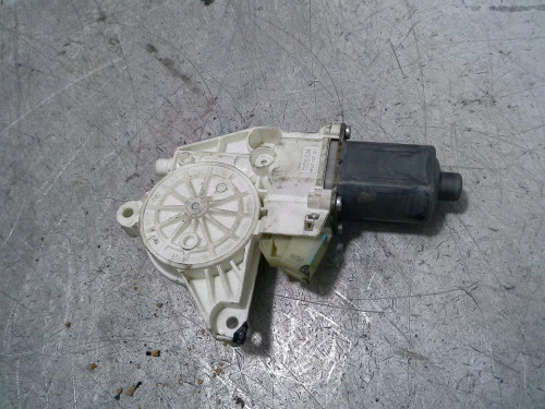 MOTOR ELEVALUNAS DELANTERO DERECHO Mercedes-Benz CLASE R (BM 251) 