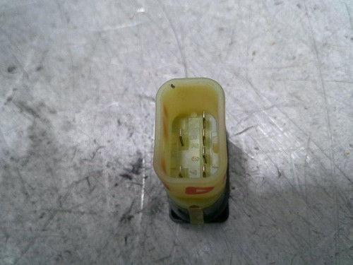  MANDO ELEVALUNAS DELANTERO DERECHO Ford FOCUS BERLINA (CAP) 