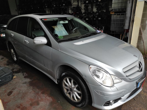 MERCEDES-BENZ CLASE R (BM 251) — vehículo donante para recambios 