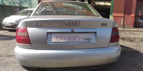 AUDI A4 BERLINA (B5) — vehículo donante para recambios 