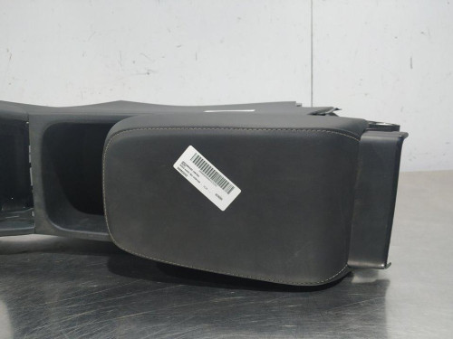  APOYABRAZOS CENTRAL, SKODA, KAROQ (NU) 