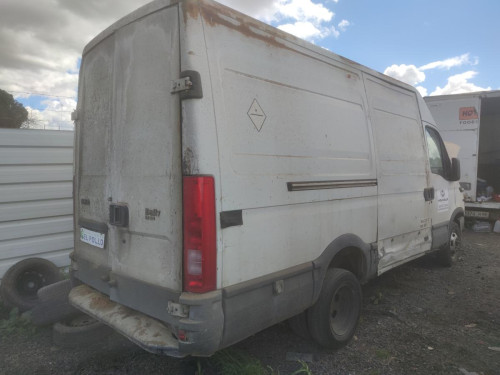  IVECO DAILY FURGÓN 