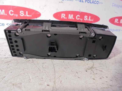 MANDO ELEVALUNAS DELANTERO IZQUIERDO Mercedes-Benz CLASE A (BM 176) 
