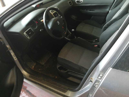 PEUGEOT 307 BREAK / SW (S1)(04.2002) — vehículo donante para recambios 