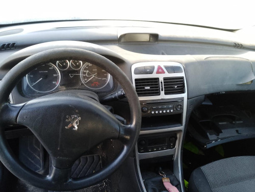 PEUGEOT 307 (S1)(04.2001) — Donor Vehicle for Used Parts 