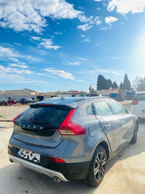 VOLVO V40 CROSS COUNTRY