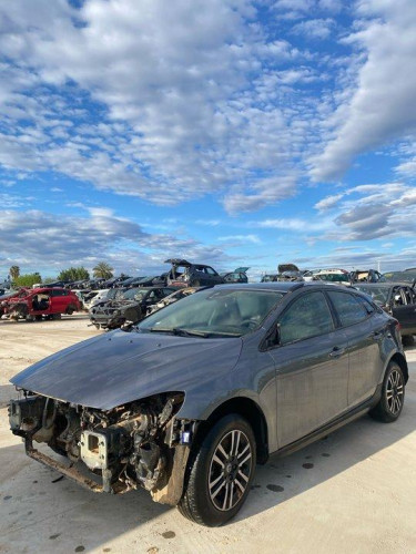  VOLVO V40 CROSS COUNTRY 