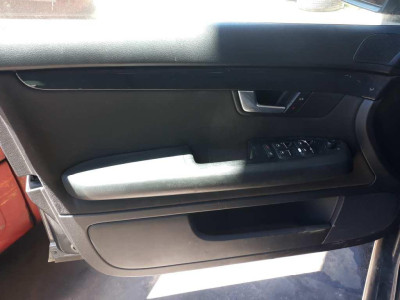 AUDI A4 BERLINA (8E)