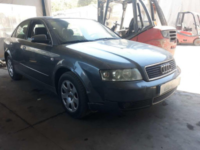 AUDI A4 BERLINA (8E)