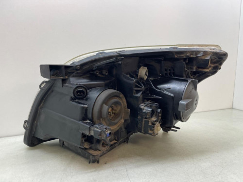 FARO DERECHO Toyota AVENSIS BERLINA (T25) 