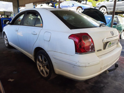 TOYOTA AVENSIS BERLINA (T25)